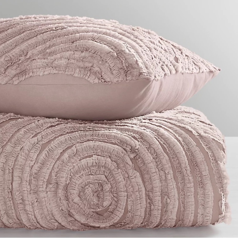 rh teen ruffle appliquéd organic voile bedding set